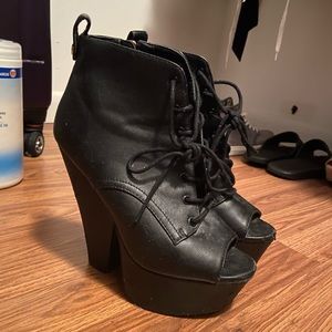 SOLD Steve Madden Black Chunky Heels